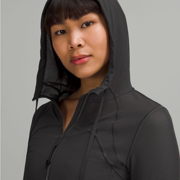 Lululemon Cropped Define Mesh Jacket - Picture 4 of 11